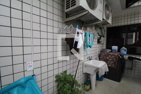 Apartamento à venda com 245m², 4 quartos e 3 vagas Apartamento à venda com 245m², 4 quartos e 3 vagasÁrea de serviço