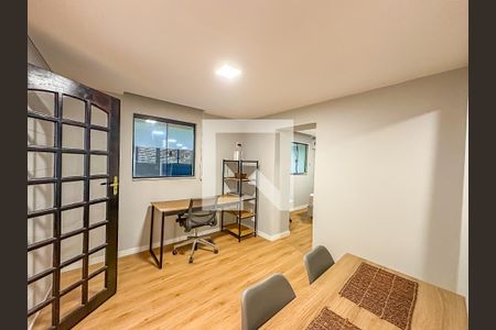 Casa à venda com 363m², 3 quartos e 2 vagasEscritório