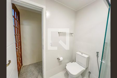 Casa à venda com 363m², 3 quartos e 2 vagasBanheiro Social