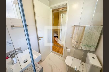 Casa à venda com 363m², 3 quartos e 2 vagasBanheiro da Suíte 1