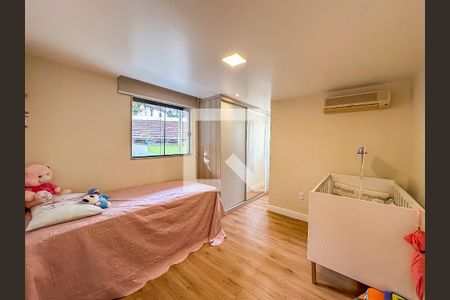 Casa à venda com 363m², 3 quartos e 2 vagasSuíte 1