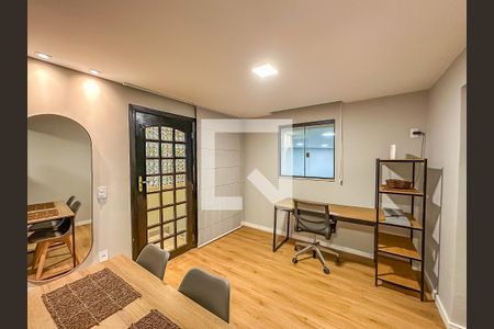 Casa à venda com 363m², 3 quartos e 2 vagasEscritório