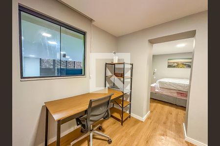 Casa à venda com 363m², 3 quartos e 2 vagasEscritório