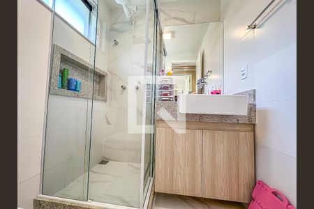 Casa à venda com 363m², 3 quartos e 2 vagasBanheiro da Suíte 1