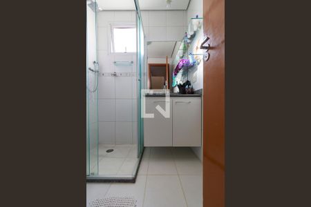 Casa de condomínio à venda com 127m², 3 quartos e 2 vagas Casa de condomínio à venda com 127m², 3 quartos e 2 vagasBanheiro 1