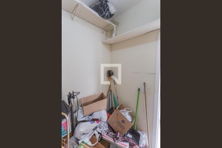 Apartamento à venda com 138m², 3 quartos e 2 vagas Apartamento à venda com 138m², 3 quartos e 2 vagasQuarto de Serviço