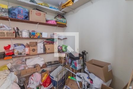 Apartamento à venda com 138m², 3 quartos e 2 vagas Apartamento à venda com 138m², 3 quartos e 2 vagasQuarto de Serviço