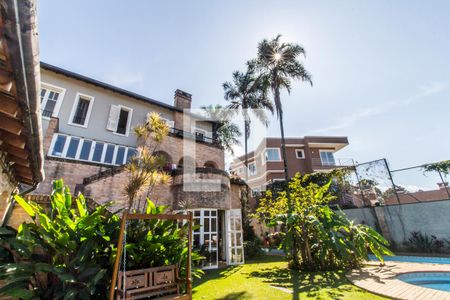 Casa de condomínio à venda com 800m², 4 quartos e 10 vagas Casa de condomínio à venda com 800m², 4 quartos e 10 vagasQuintal