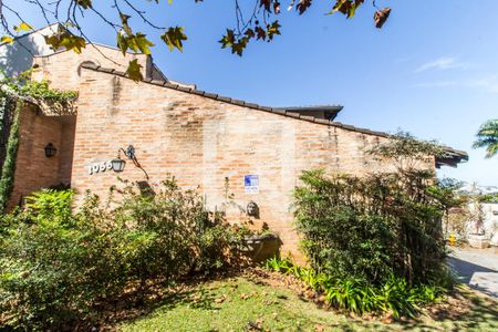 Casa de condomínio à venda com 800m², 4 quartos e 10 vagas Casa de condomínio à venda com 800m², 4 quartos e 10 vagasVista da Rua