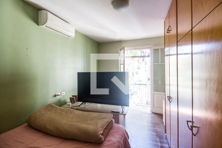 Casa de condomínio à venda com 800m², 4 quartos e 10 vagas Casa de condomínio à venda com 800m², 4 quartos e 10 vagasSuíte 4