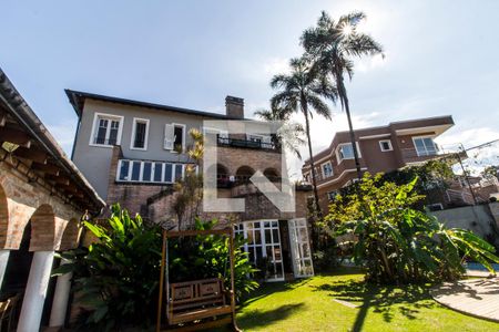 Casa de condomínio à venda com 800m², 4 quartos e 10 vagas Casa de condomínio à venda com 800m², 4 quartos e 10 vagasQuintal