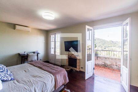 Casa de condomínio à venda com 800m², 4 quartos e 10 vagas Casa de condomínio à venda com 800m², 4 quartos e 10 vagasSuíte master