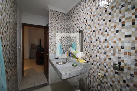 Casa à venda com 320m², 5 quartos e 8 vagasBanheiro da Suíte 1