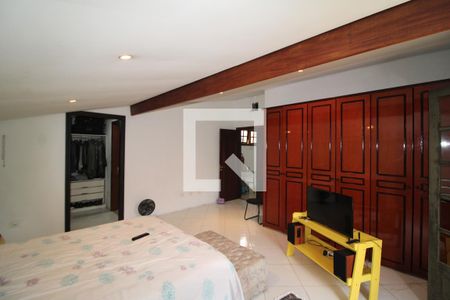 Casa à venda com 320m², 5 quartos e 8 vagasSuíte 3