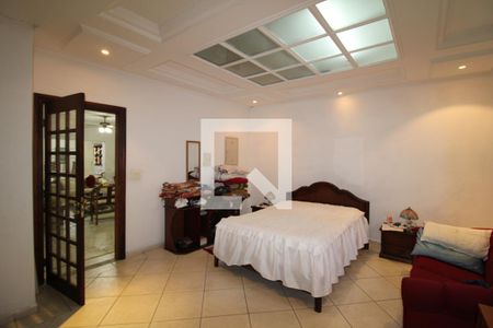 Casa à venda com 320m², 5 quartos e 8 vagasSuíte 1