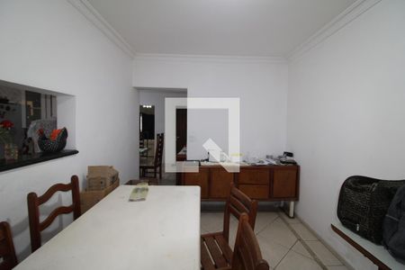 Casa à venda com 320m², 5 quartos e 8 vagasCozinha