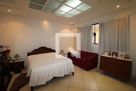 Casa à venda com 320m², 5 quartos e 8 vagasSuíte 1