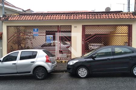 Casa à venda com 320m², 5 quartos e 8 vagasFachada e Placa