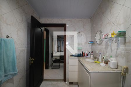 Casa à venda com 320m², 5 quartos e 8 vagasBanheiro da Suíte 3