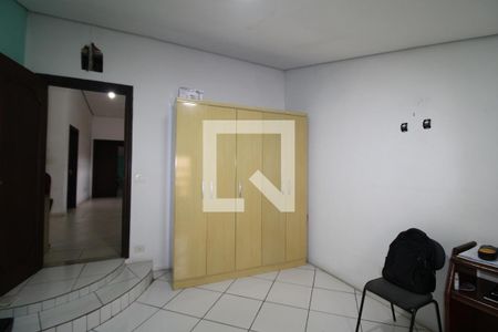 Casa à venda com 320m², 5 quartos e 8 vagasQuarto 1