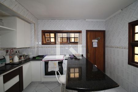 Casa à venda com 320m², 5 quartos e 8 vagasCozinha