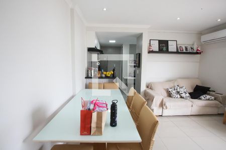 Sala de apartamento à venda com 2 quartos, 74m² em Jacarepaguá, Rio de Janeiro