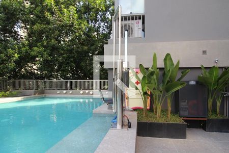 Studio à venda com 28m², 1 quarto e sem vaga Studio à venda com 28m², 1 quarto e sem vagaÁrea comum - Piscina