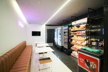 Studio à venda com 28m², 1 quarto e sem vaga Studio à venda com 28m², 1 quarto e sem vagaÁrea comum - Mercado