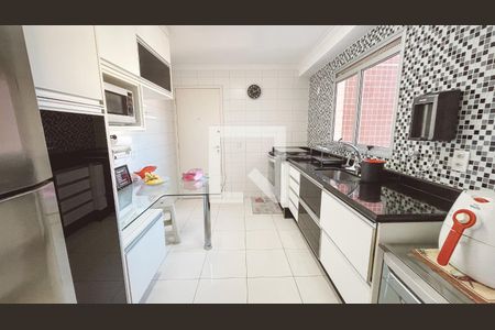Apartamento à venda com 123m², 4 quartos e 2 vagas Apartamento à venda com 123m², 4 quartos e 2 vagasCozinha