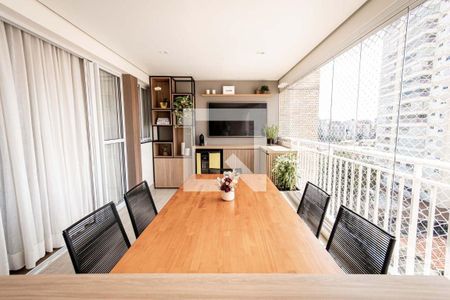 Apartamento à venda com 3 quartos, 122m² em Vila Gumercindo, São Paulo