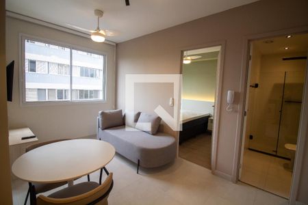 Sala de apartamento para alugar com 2 quartos, 36m² em Santo Amaro, São Paulo