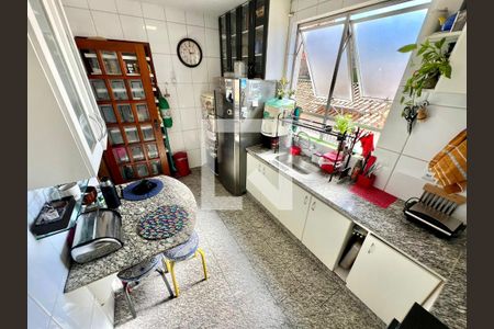 Apartamento à venda com 148m², 4 quartos e 2 vagasCozinha