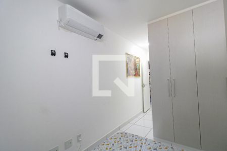 Apartamento à venda com 75m², 2 quartos e 1 vaga Apartamento à venda com 75m², 2 quartos e 1 vagaSuíte
