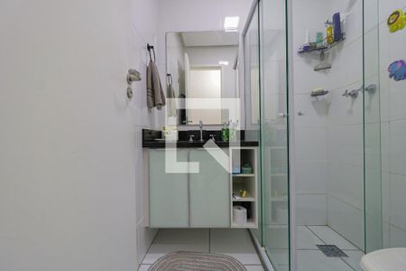 Apartamento à venda com 75m², 2 quartos e 1 vaga Apartamento à venda com 75m², 2 quartos e 1 vagaBanheiro Social