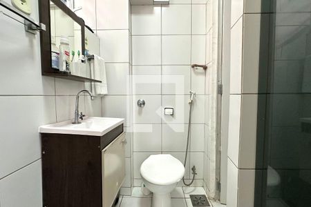 Apartamento à venda com 45m², 2 quartos e sem vaga Apartamento à venda com 45m², 2 quartos e sem vagaBanheiro