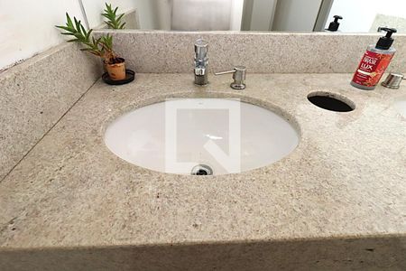 Lavabo de casa à venda com 3 quartos, 300m² em Boa Vista, Porto Alegre