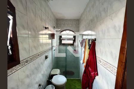 Casa à venda com 220m², 4 quartos e 5 vagas Casa à venda com 220m², 4 quartos e 5 vagasBanheiro da Suíte