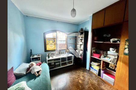 Casa à venda com 220m², 4 quartos e 5 vagas Casa à venda com 220m², 4 quartos e 5 vagasQuarto 2