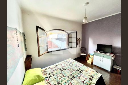 Casa à venda com 220m², 4 quartos e 5 vagas Casa à venda com 220m², 4 quartos e 5 vagasSuíte