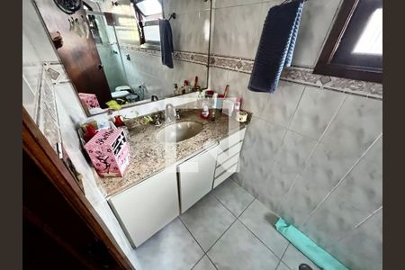 Casa à venda com 220m², 4 quartos e 5 vagas Casa à venda com 220m², 4 quartos e 5 vagasBanheiro da Suíte