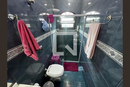 Casa à venda com 220m², 4 quartos e 5 vagas Casa à venda com 220m², 4 quartos e 5 vagasBanheiro