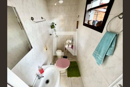 Casa à venda com 220m², 4 quartos e 5 vagas Casa à venda com 220m², 4 quartos e 5 vagasBanheiro de serviço