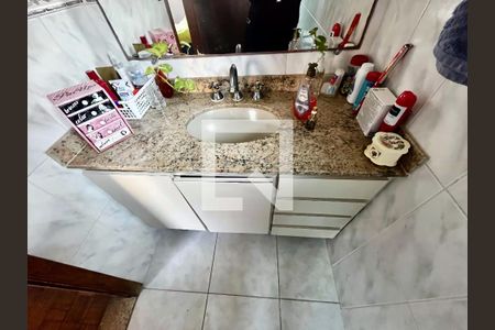 Casa à venda com 220m², 4 quartos e 5 vagas Casa à venda com 220m², 4 quartos e 5 vagasBanheiro da Suíte