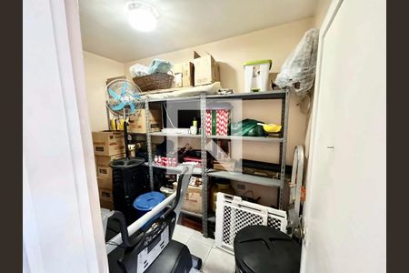 Casa à venda com 220m², 4 quartos e 5 vagas Casa à venda com 220m², 4 quartos e 5 vagasDespensa