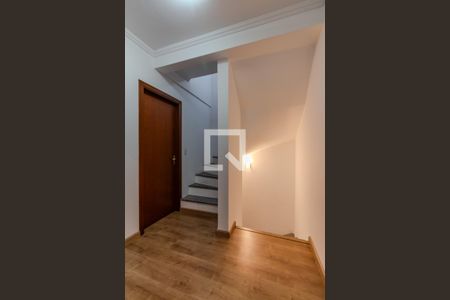 Casa à venda com 204m², 3 quartos e 2 vagas Casa à venda com 204m², 3 quartos e 2 vagasCorredor