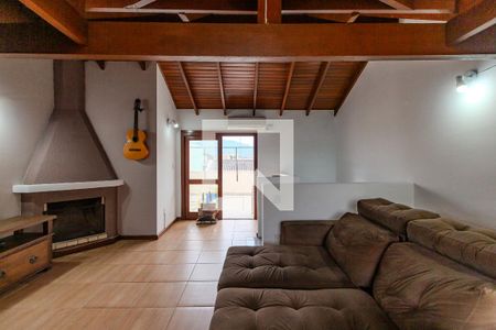 Casa à venda com 204m², 3 quartos e 2 vagas Casa à venda com 204m², 3 quartos e 2 vagasTerraço