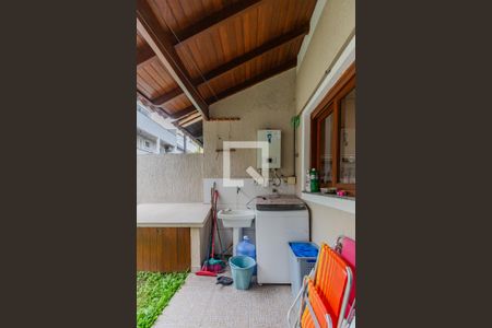 Casa à venda com 204m², 3 quartos e 2 vagas Casa à venda com 204m², 3 quartos e 2 vagasÁrea externa