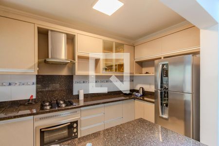 Casa à venda com 204m², 3 quartos e 2 vagas Casa à venda com 204m², 3 quartos e 2 vagasCozinha