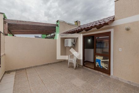 Casa à venda com 204m², 3 quartos e 2 vagas Casa à venda com 204m², 3 quartos e 2 vagasTerraço