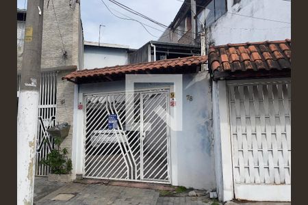 Casa à venda com 142m², 2 quartos e 2 vagas Casa à venda com 142m², 2 quartos e 2 vagasFachada e Placa